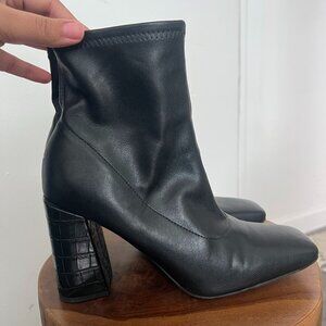 FRANCO SARTO Womens Black Harmond Square Toe Block Heel Booties